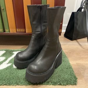 COPY - UNIF Parker boots size 9 in black